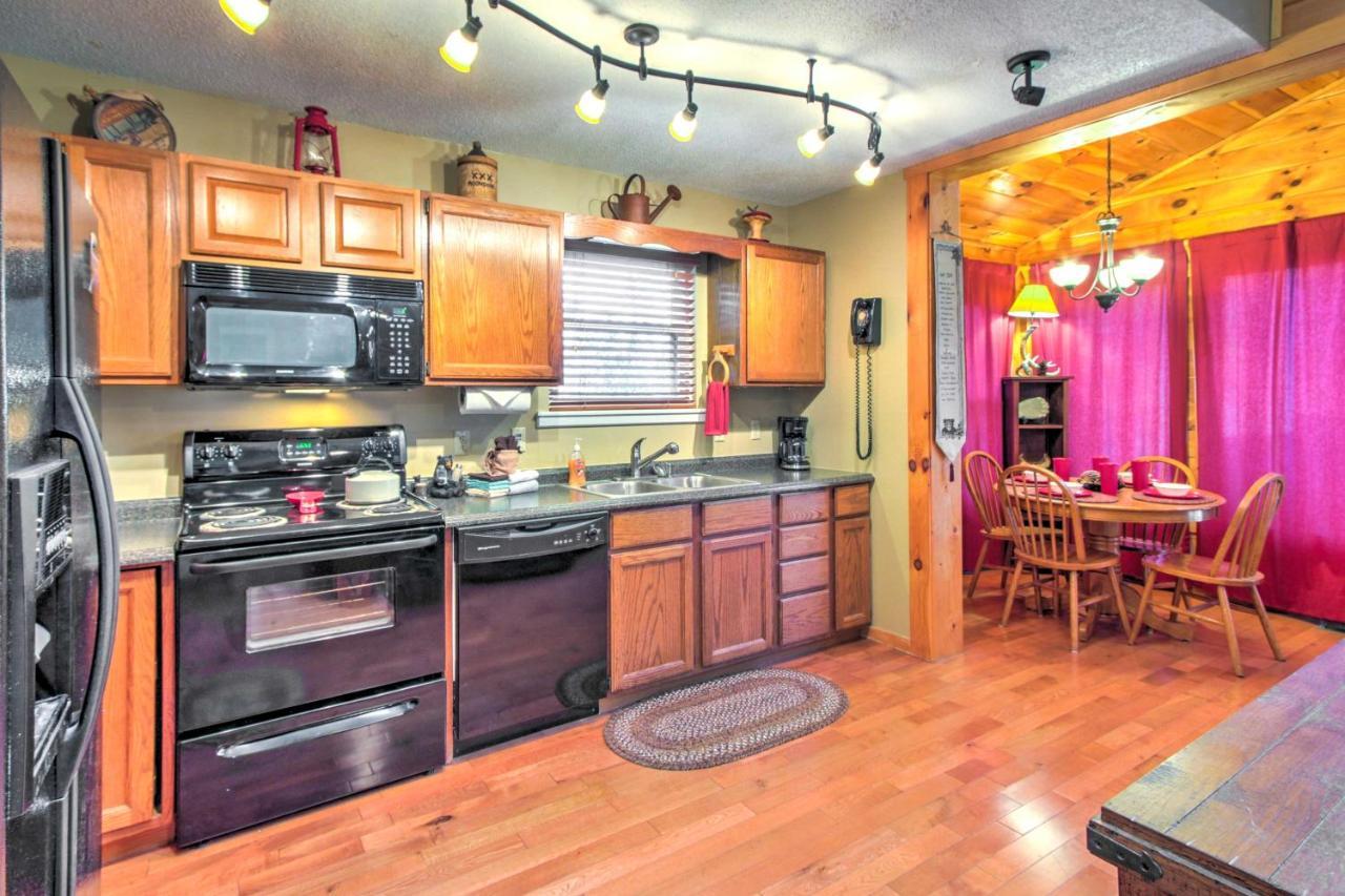 Tree Top Dream Cabin With Hot Tub In Gatlinburg! Villa Exterior photo