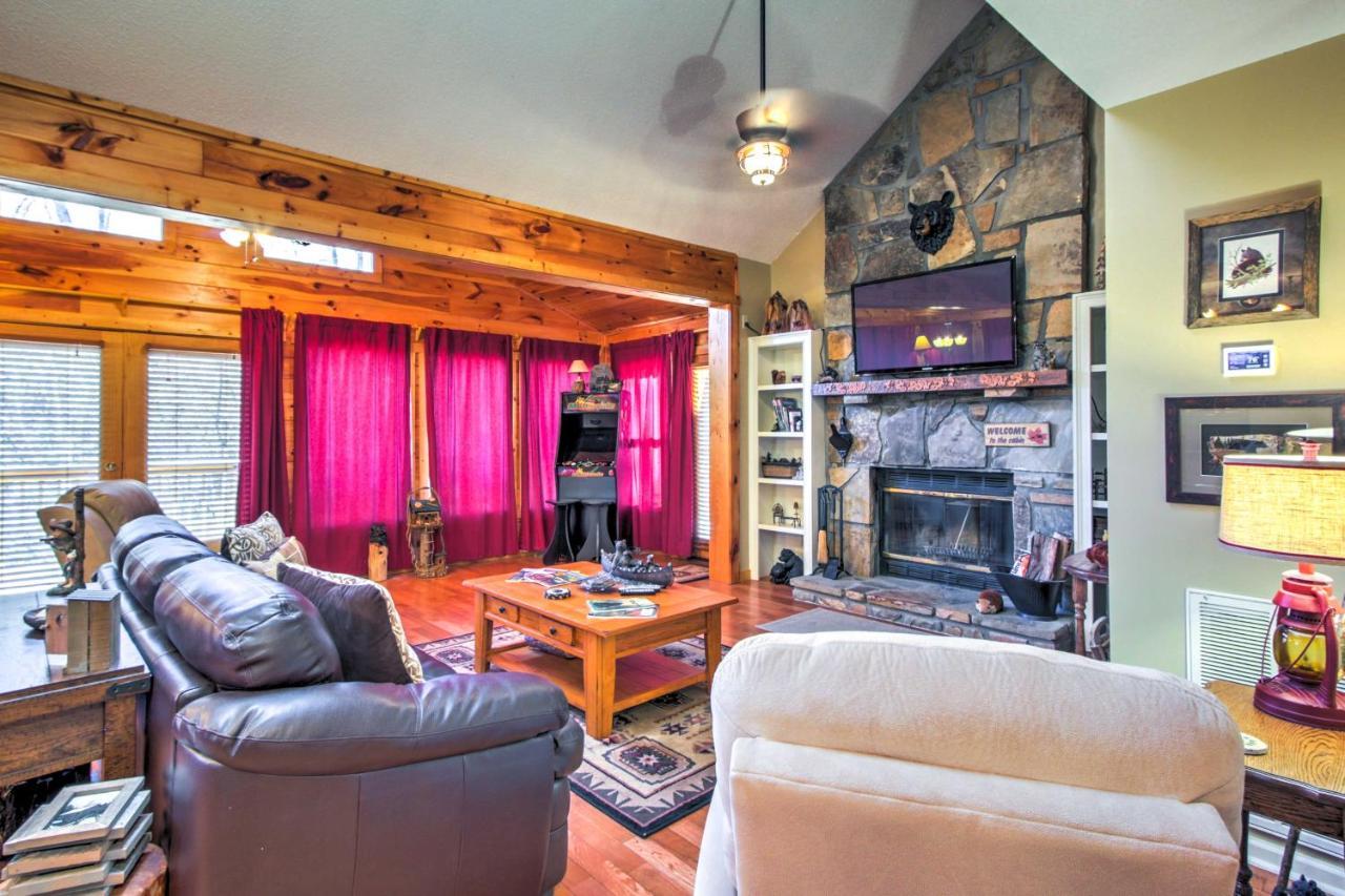 Tree Top Dream Cabin With Hot Tub In Gatlinburg! Villa Exterior photo